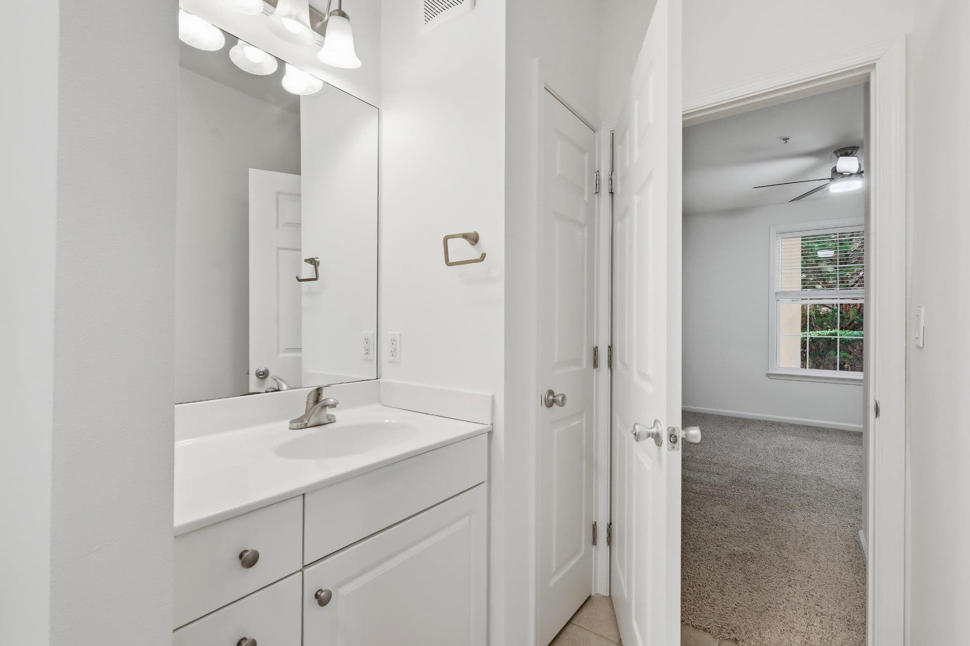 31 Booth Street #b55 photo 15