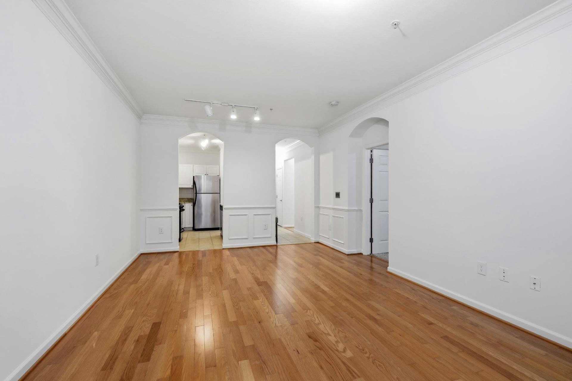31 Booth Street #b55 photo 9