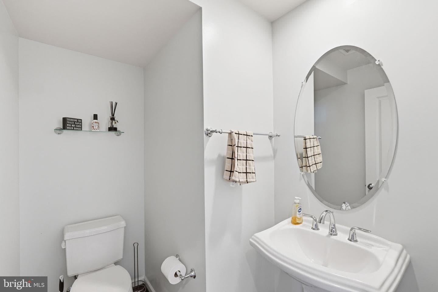 13742 Petrel Street photo 24