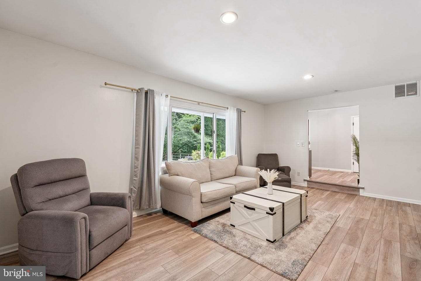 8304 Mariner Court photo 12