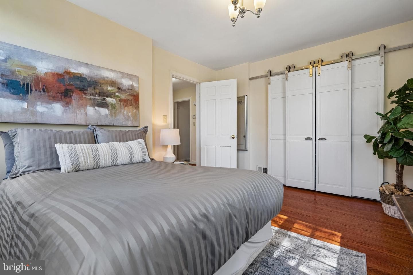 6500 Brookes Hill Court photo 20