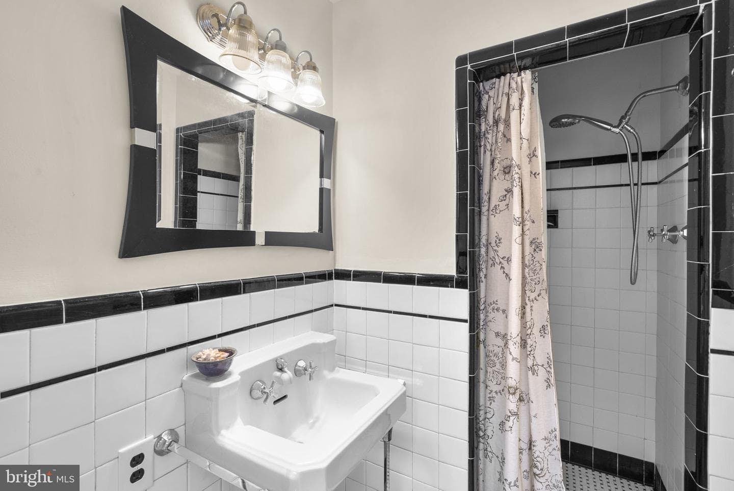16510 Batchellors Forest Road photo 38