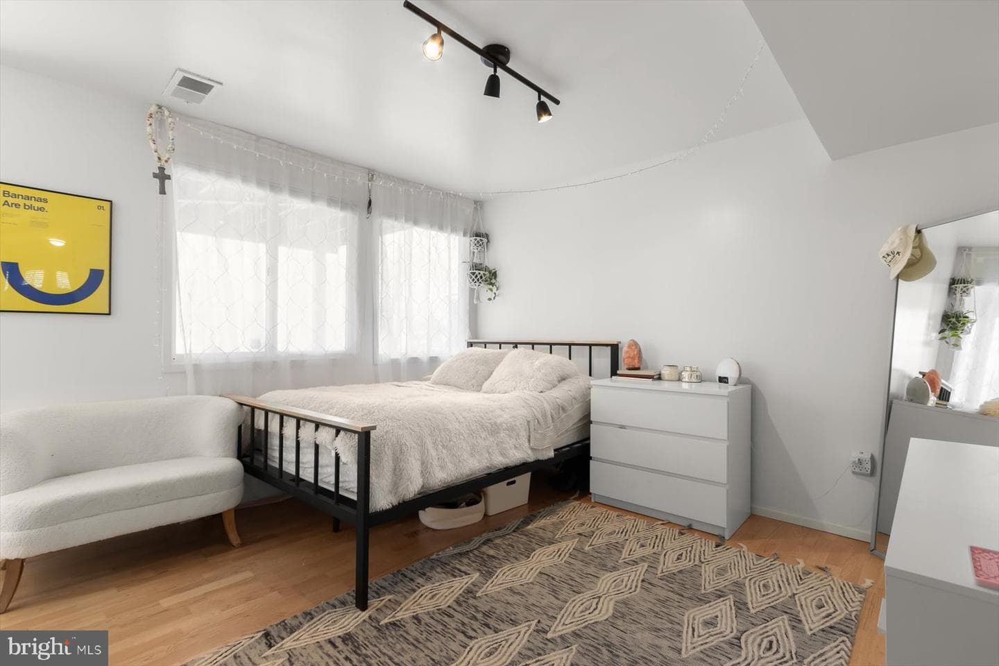 8104 Fenway Road photo 32