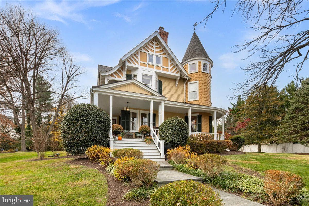 10400 Montgomery Avenue photo 3