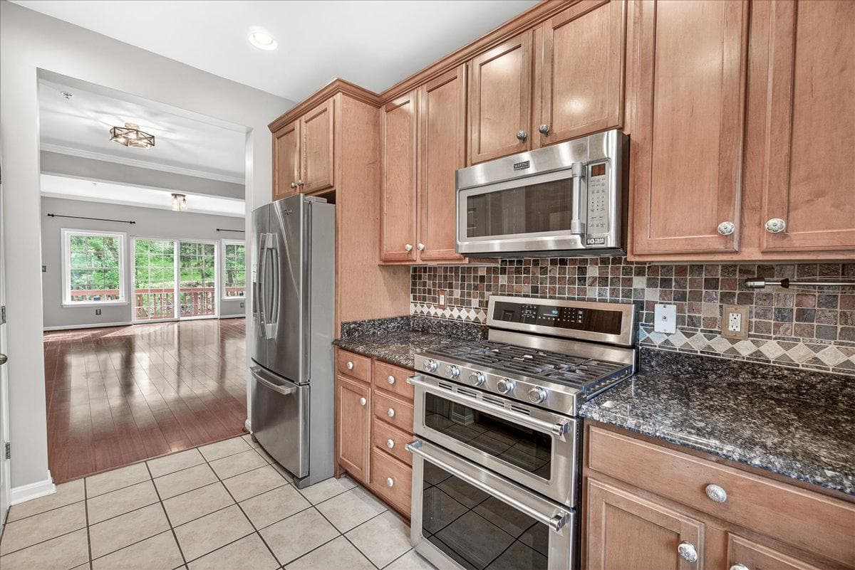 18733 Falling River Drive photo 12