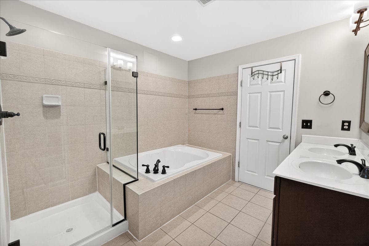18733 Falling River Drive photo 35