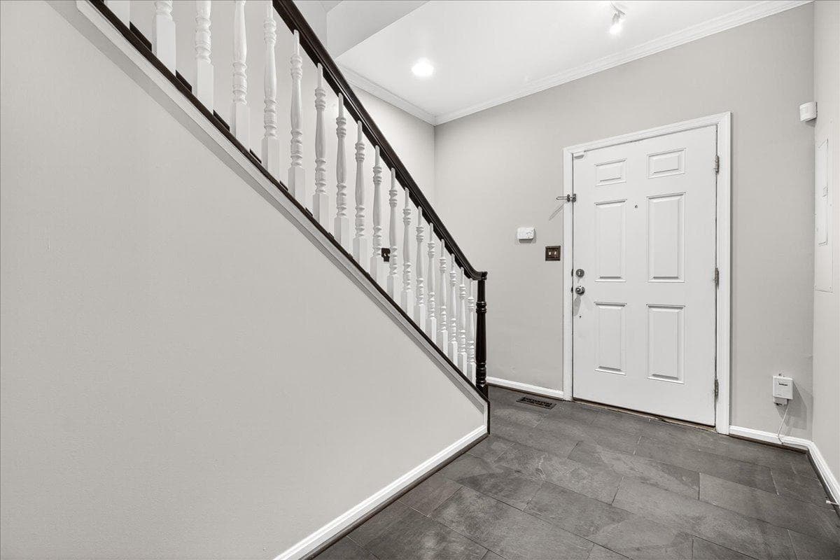 18733 Falling River Drive photo 6