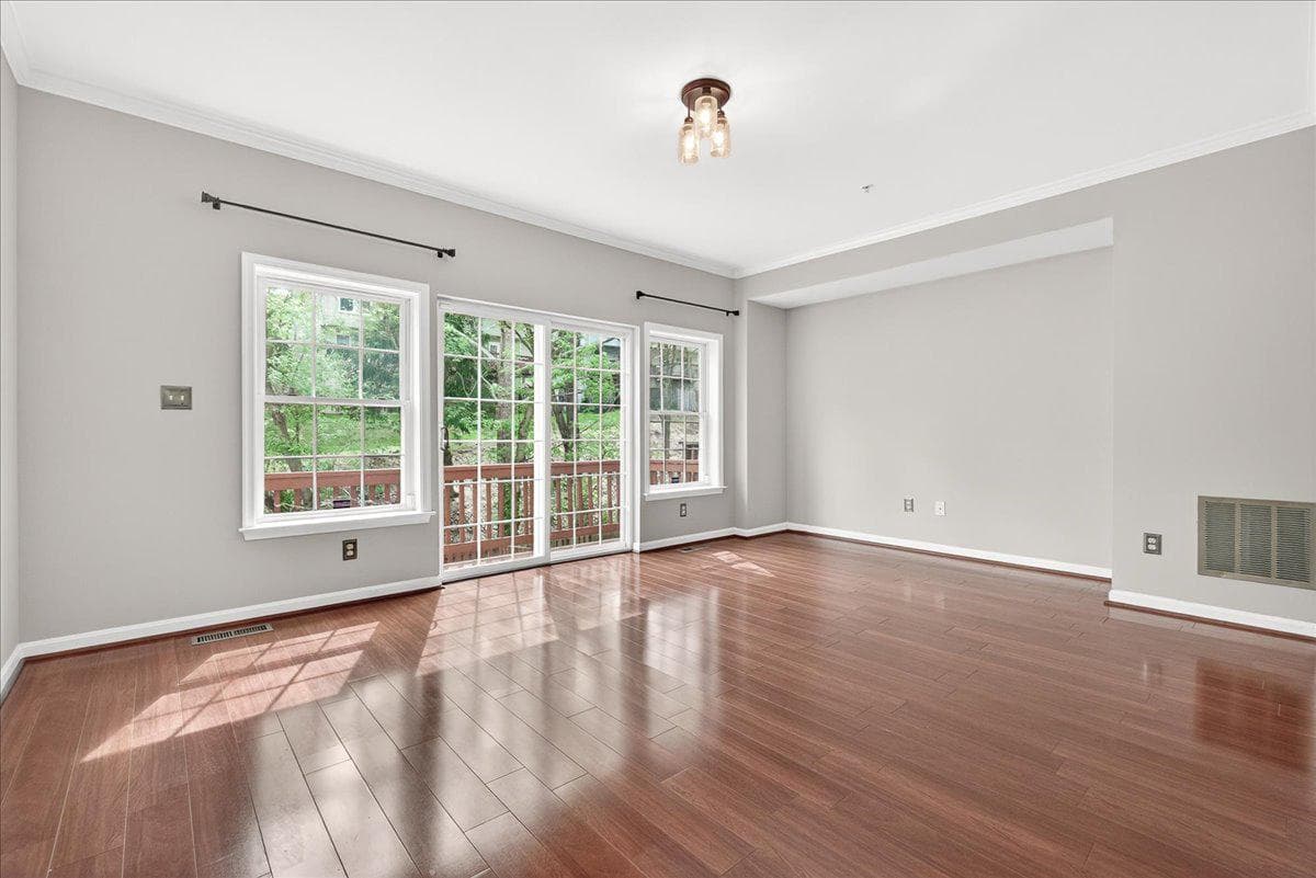 18733 Falling River Drive photo 9