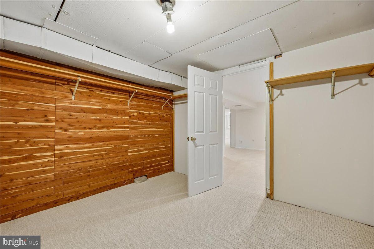 9814 Gartrell Place photo 27