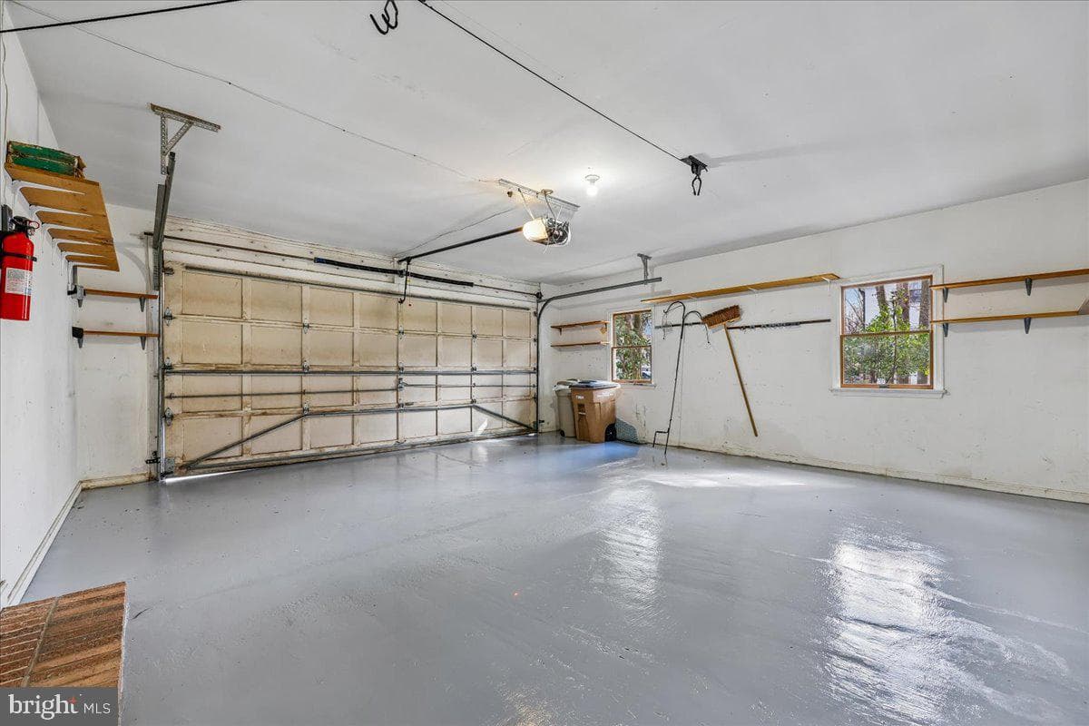 9814 Gartrell Place photo 30