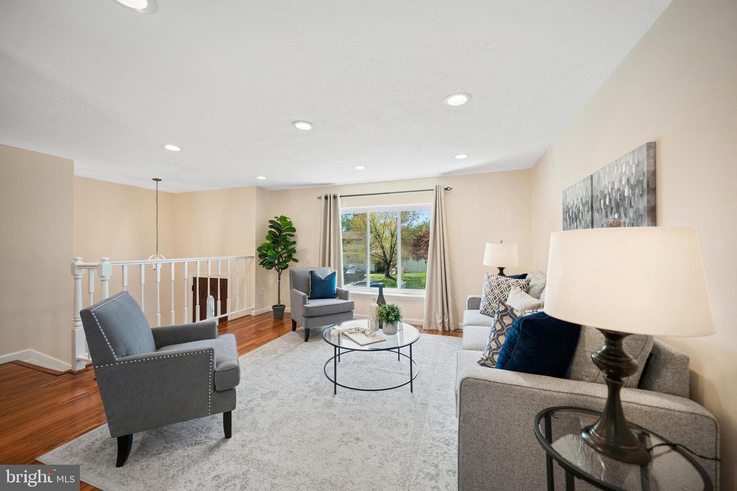 19517 Laguna Drive photo 4
