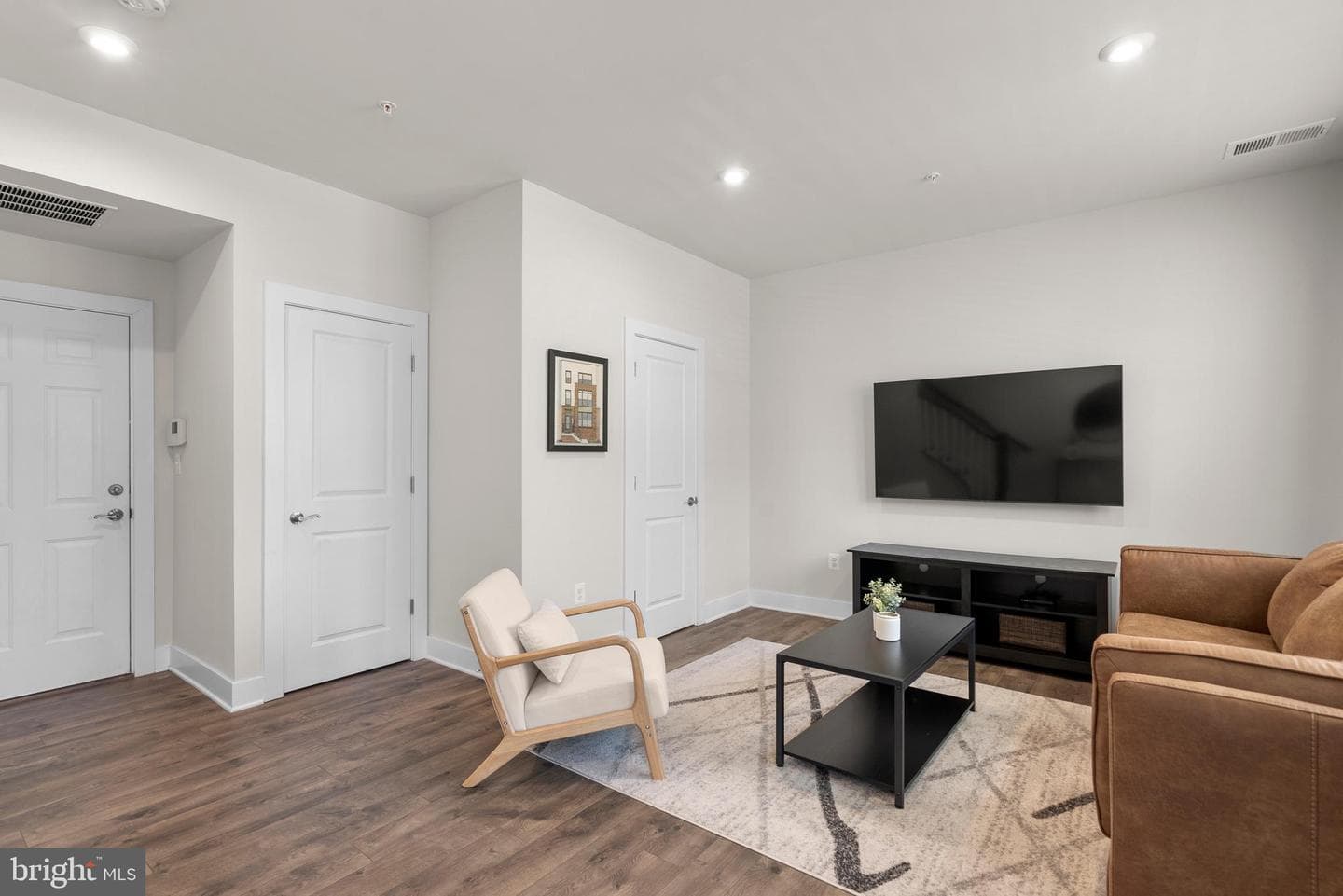 16160 Columbus Avenue photo 3