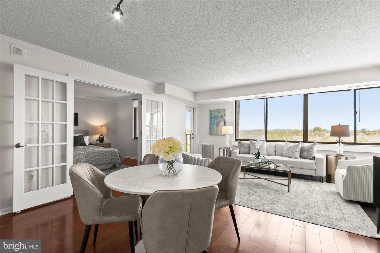 10101 Grosvenor Place #1106 photo 2