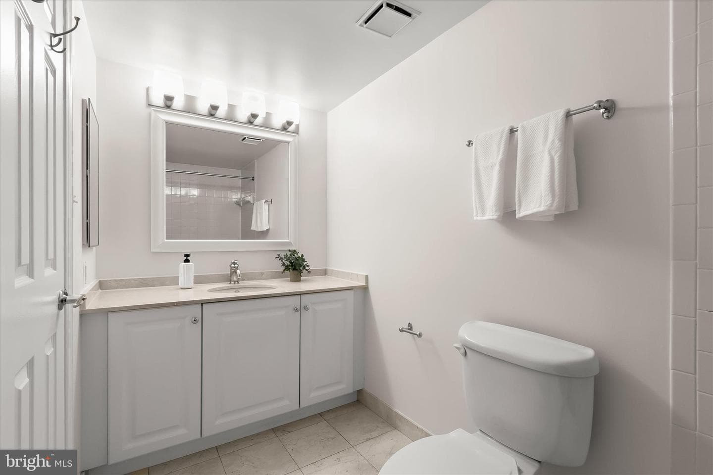 10101 Grosvenor Place #1106 photo 33