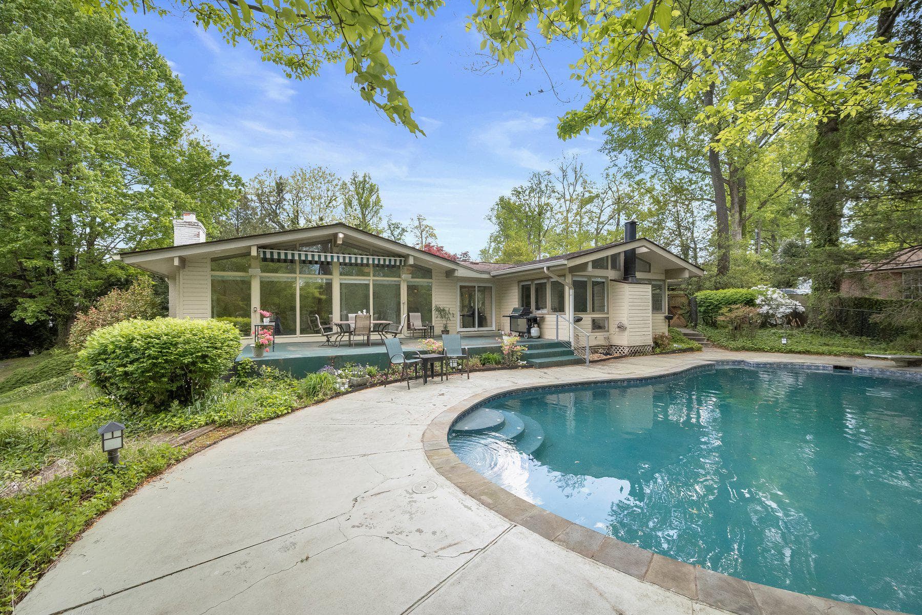 7104 Oak Forest Lane photo 3