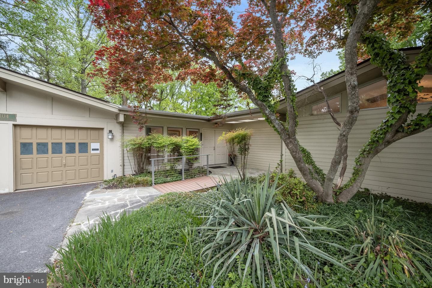 7104 Oak Forest Lane photo 8