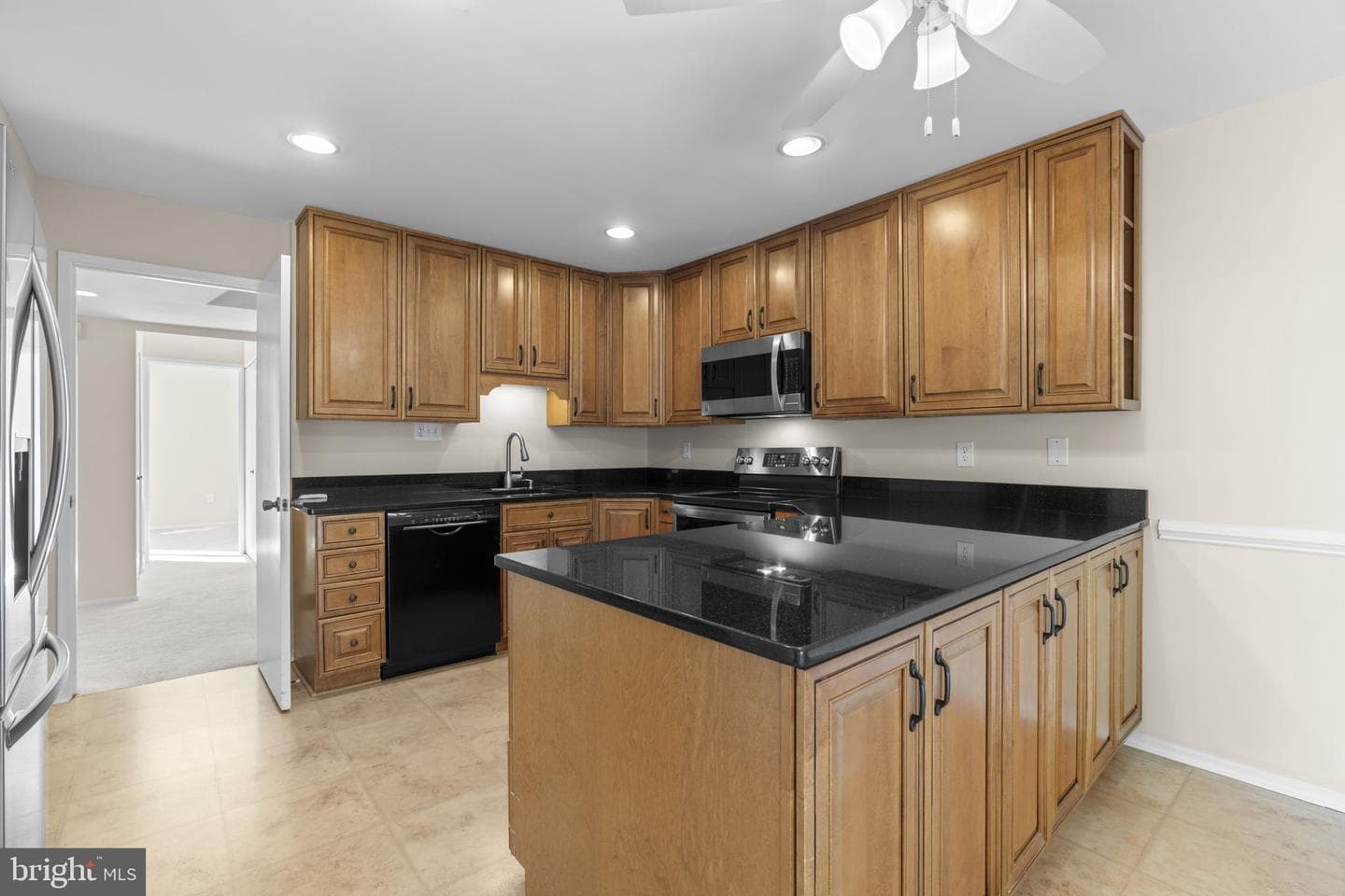 19101 Brooke Grove Court photo 12