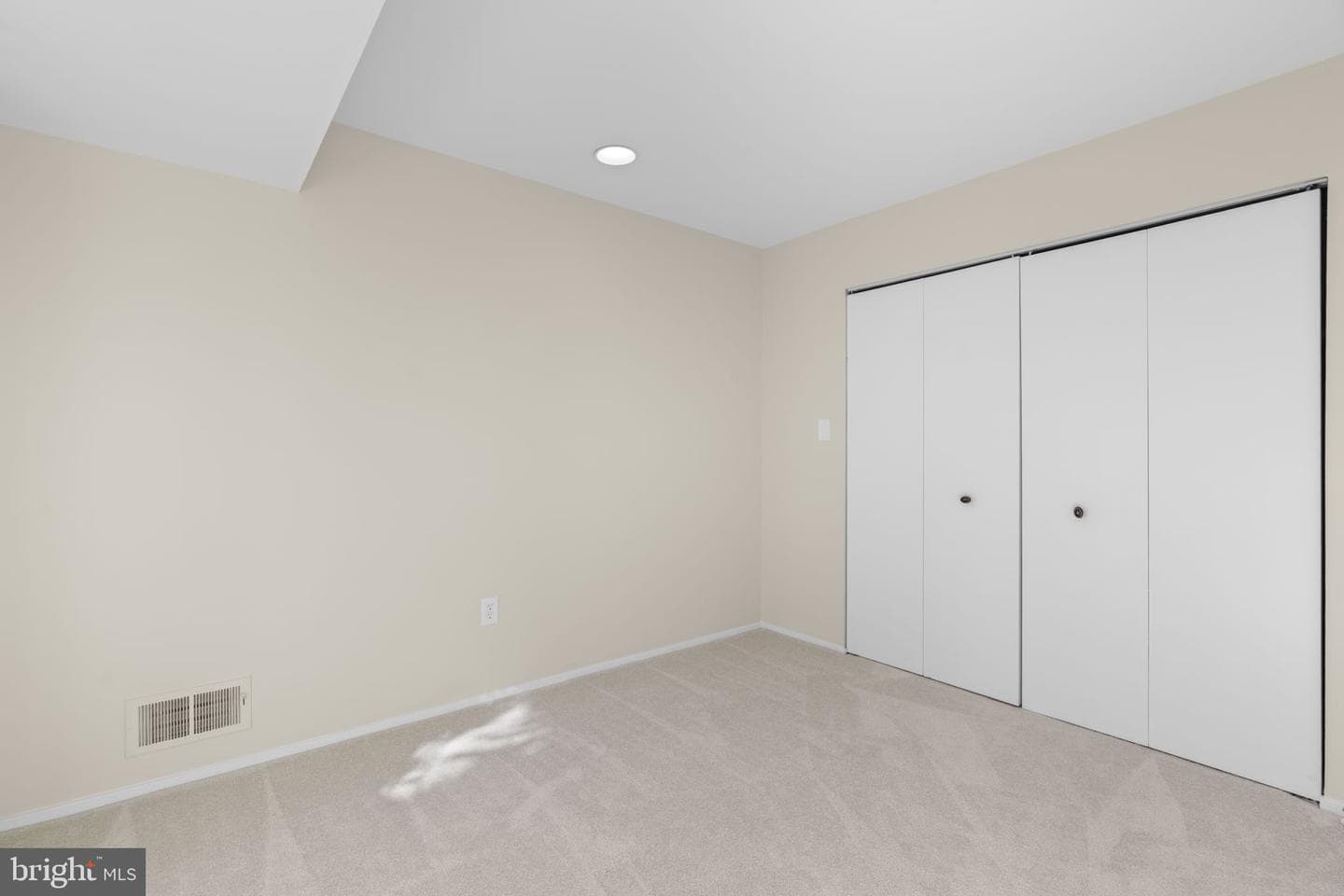 19101 Brooke Grove Court photo 18