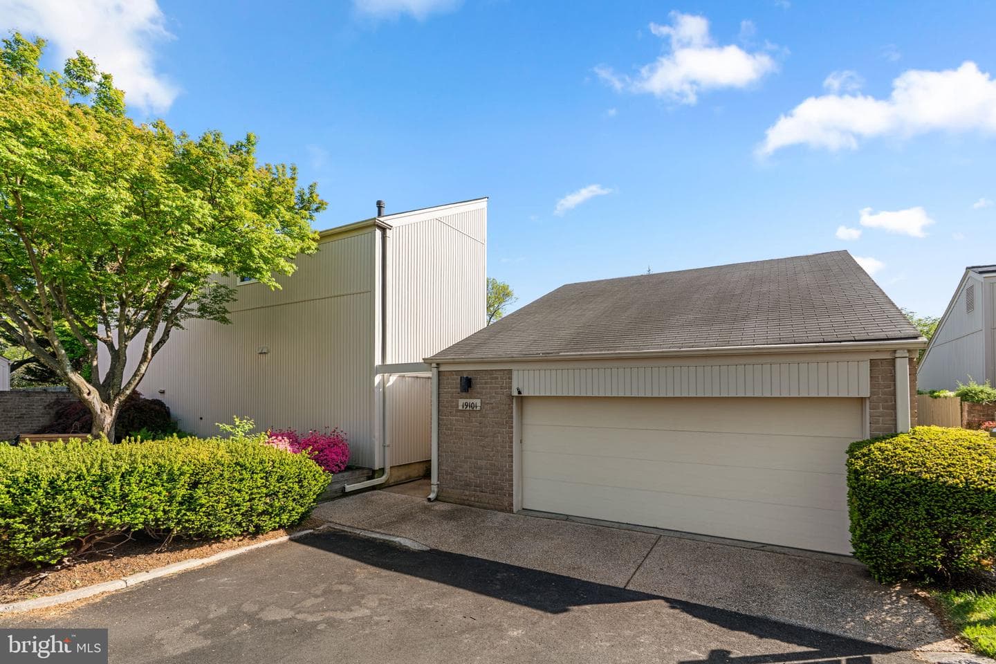 19101 Brooke Grove Court photo 42