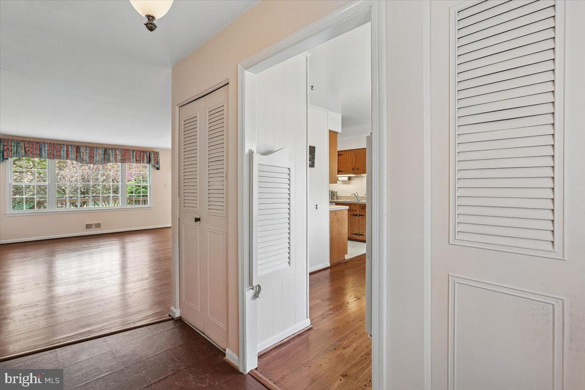 16725 Frontenac Terrace photo 11