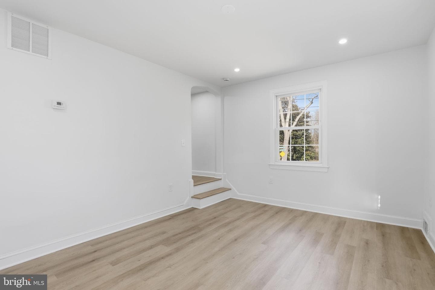 311 Ellsworth Drive photo 22