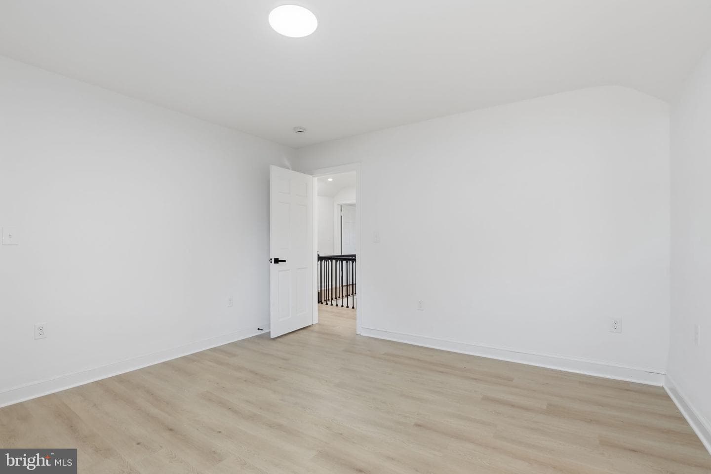 311 Ellsworth Drive photo 29