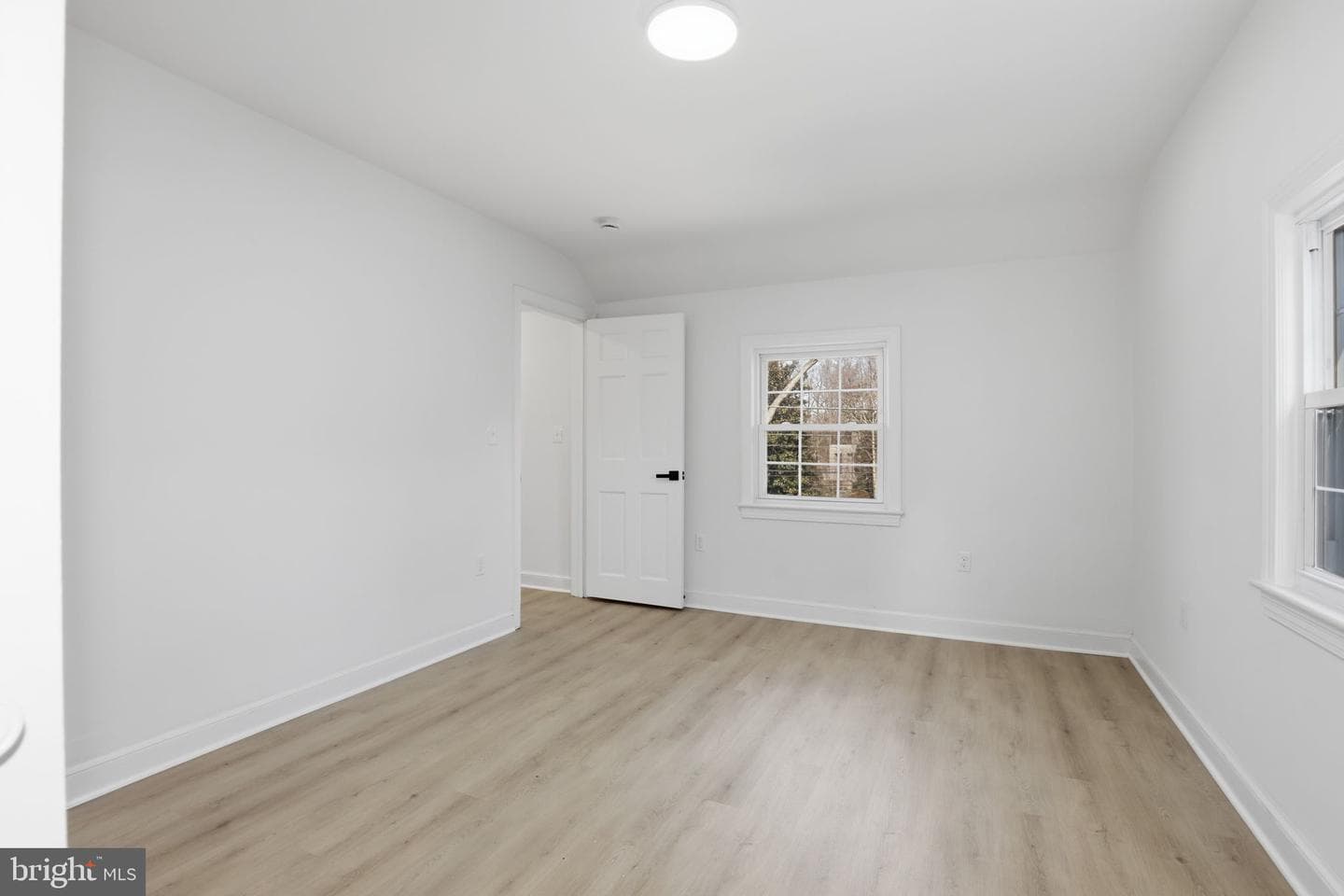 311 Ellsworth Drive photo 40