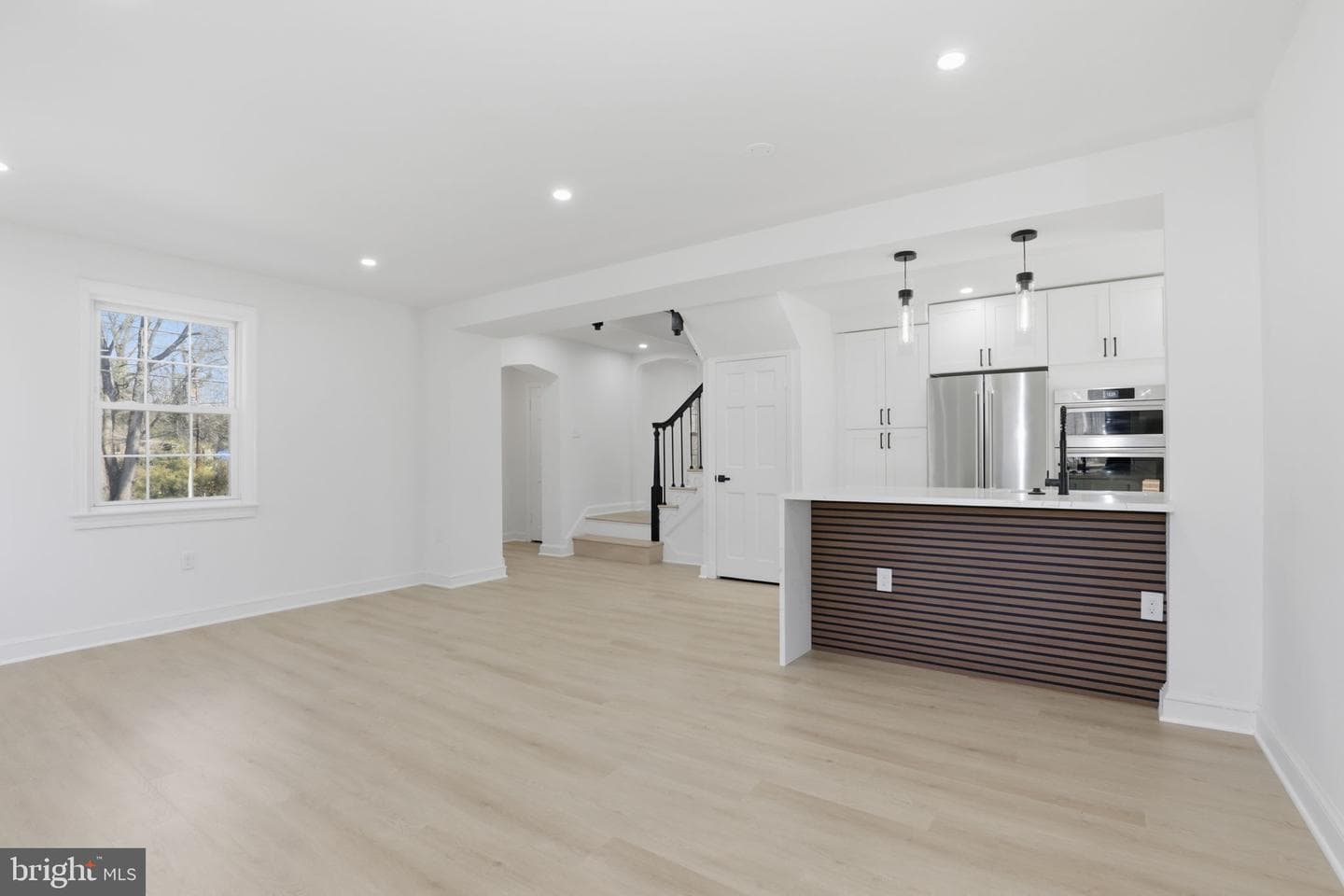 311 Ellsworth Drive photo 9