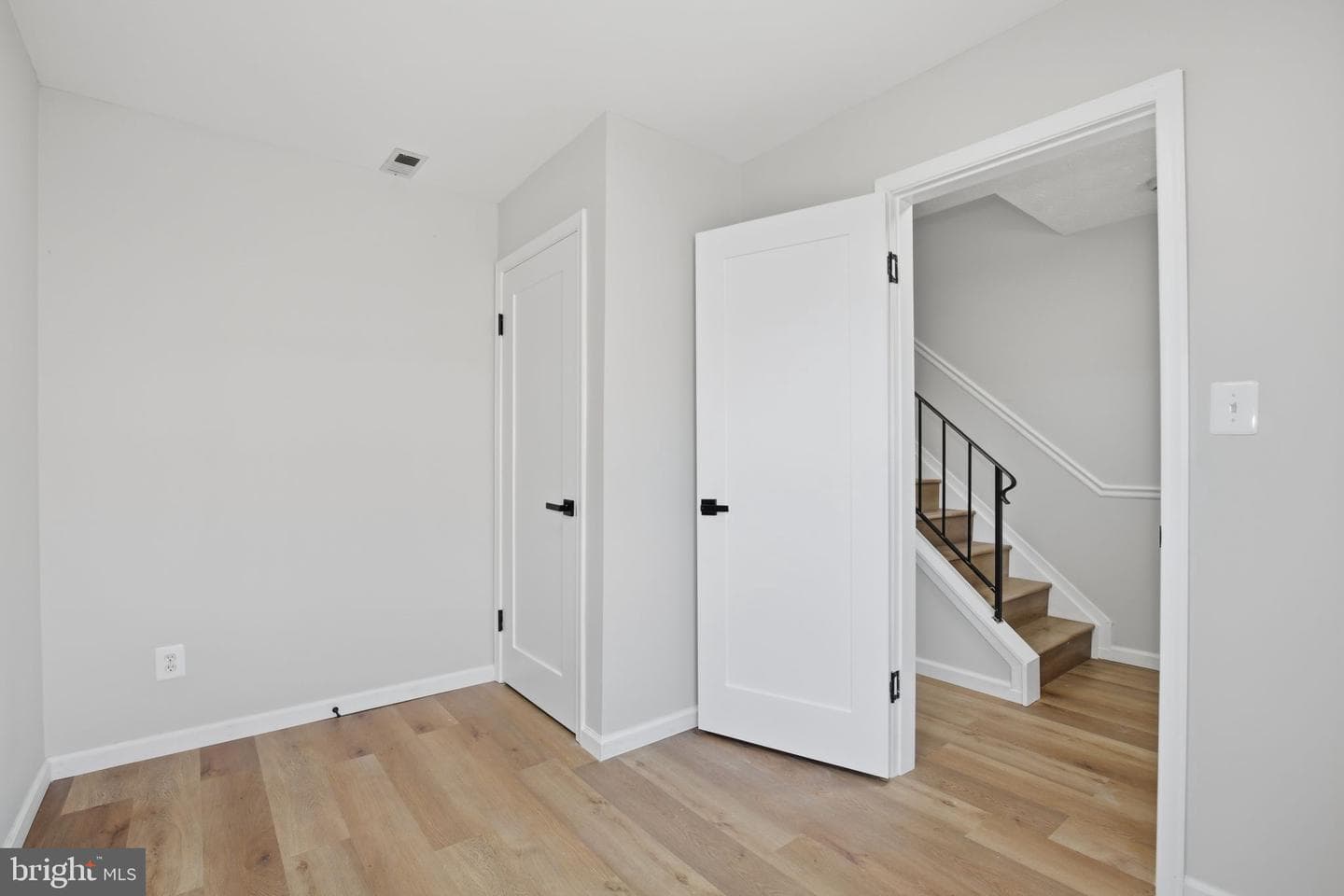4251 Tazewell Terrace photo 3