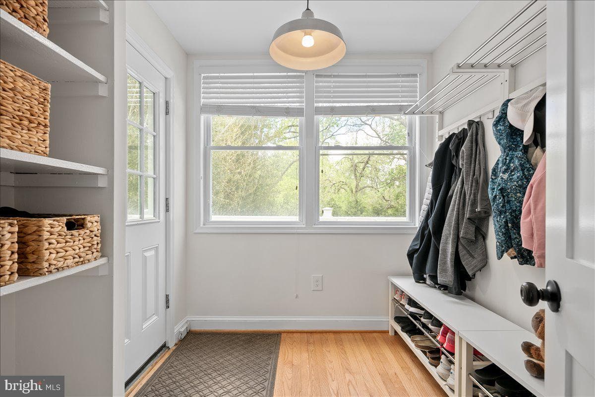 10208 Summit Avenue photo 23