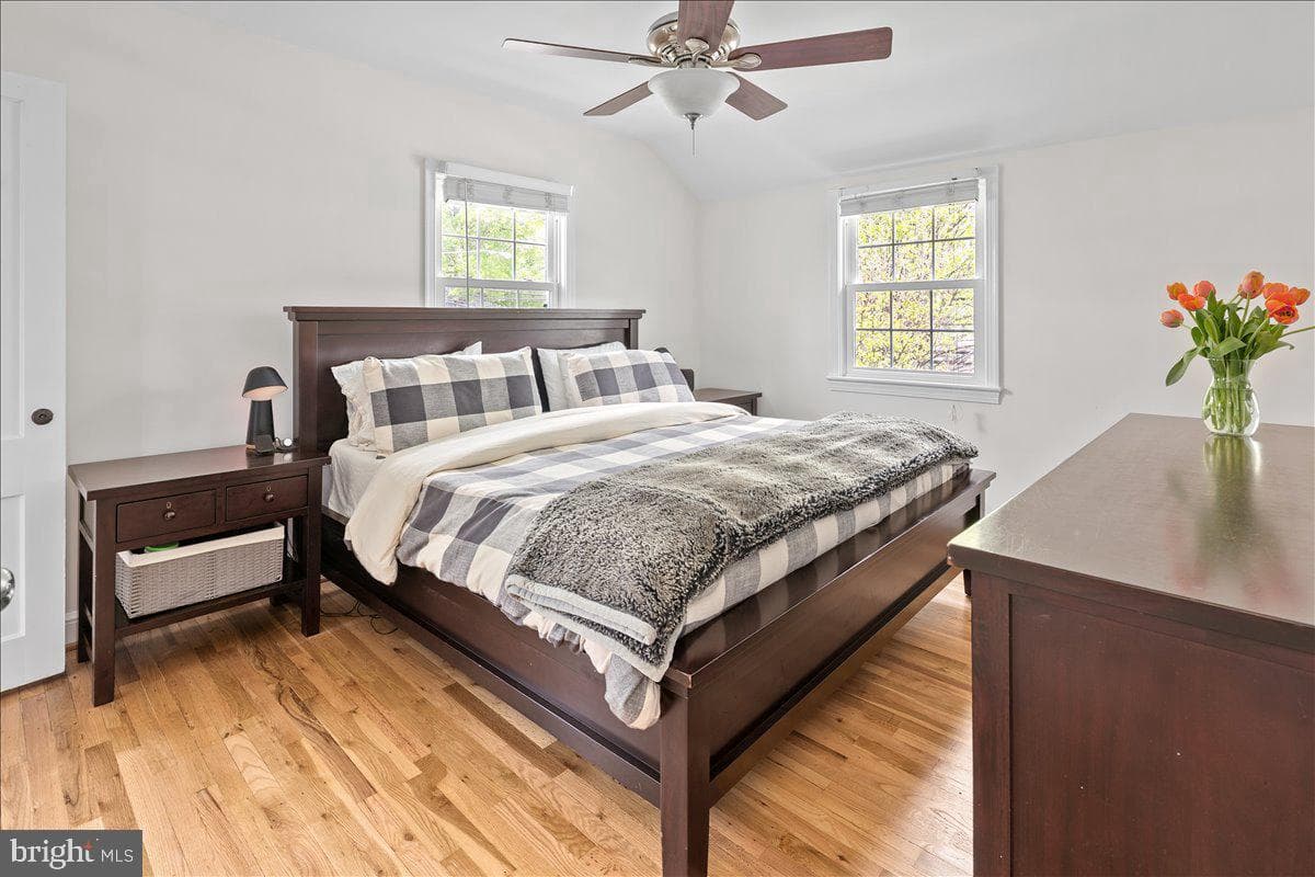 10208 Summit Avenue photo 24