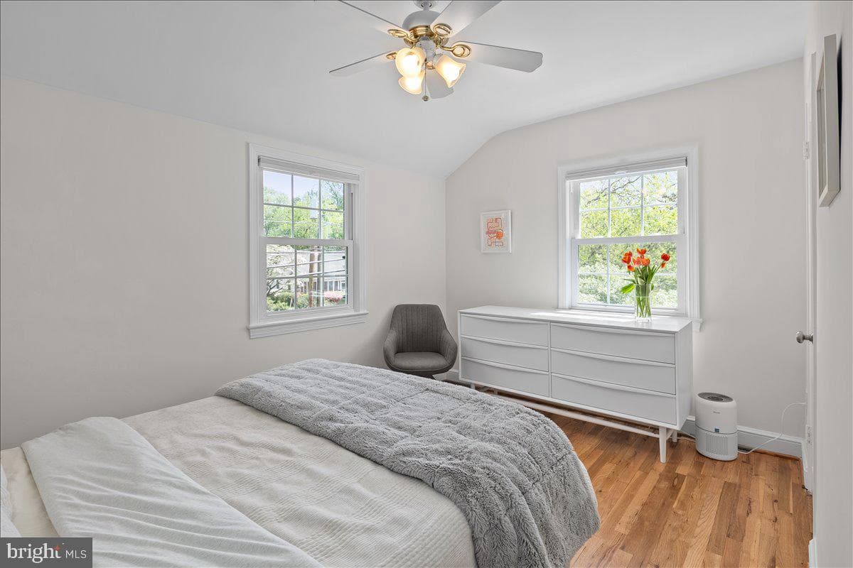 10208 Summit Avenue photo 29