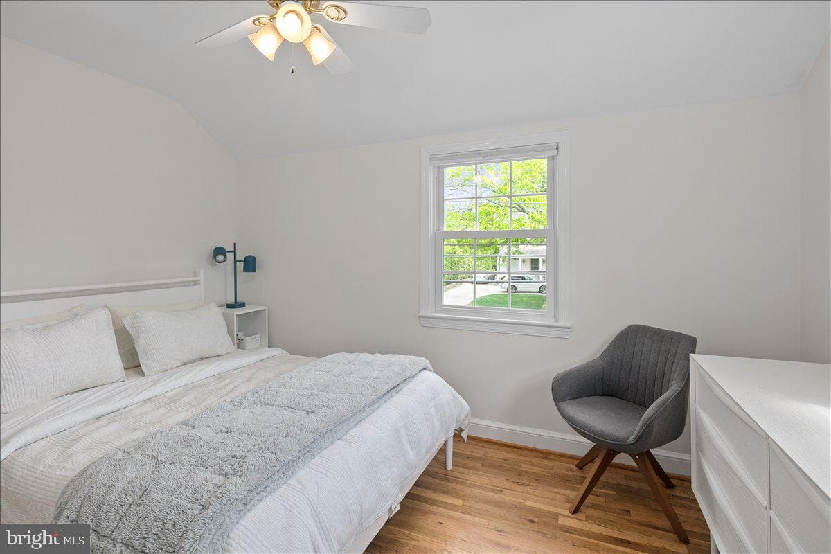10208 Summit Avenue photo 30