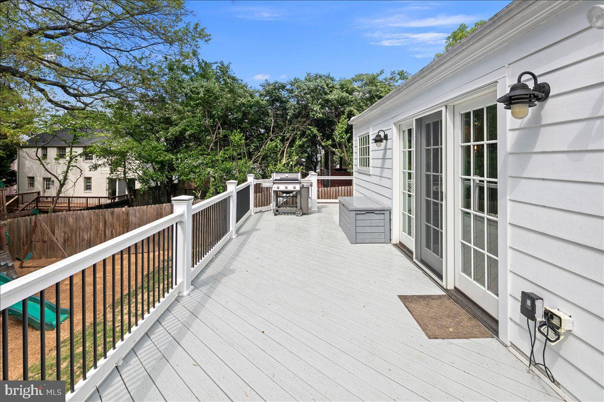 10208 Summit Avenue photo 37