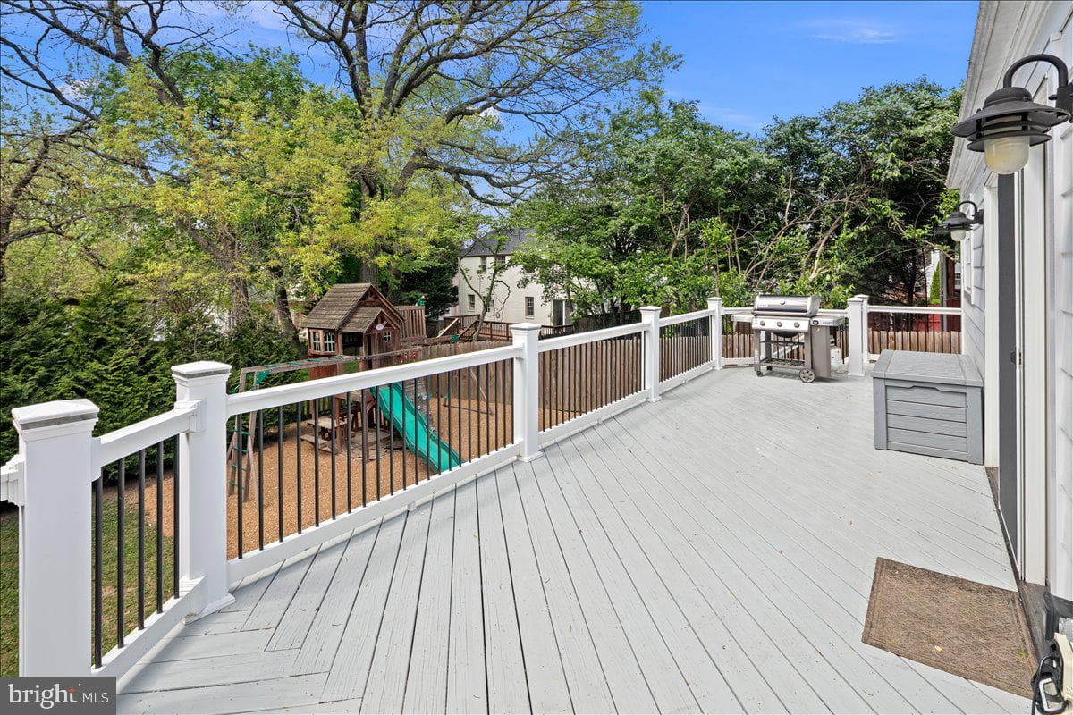 10208 Summit Avenue photo 38