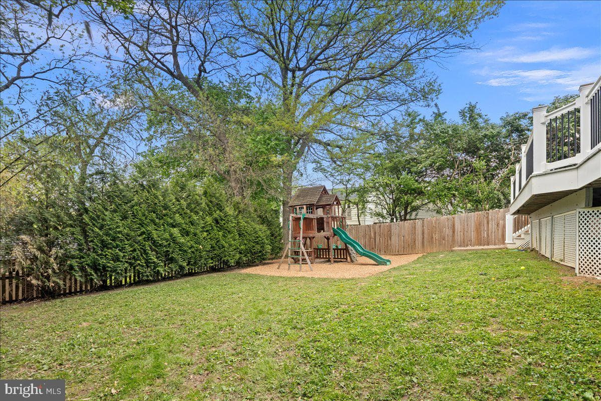 10208 Summit Avenue photo 41