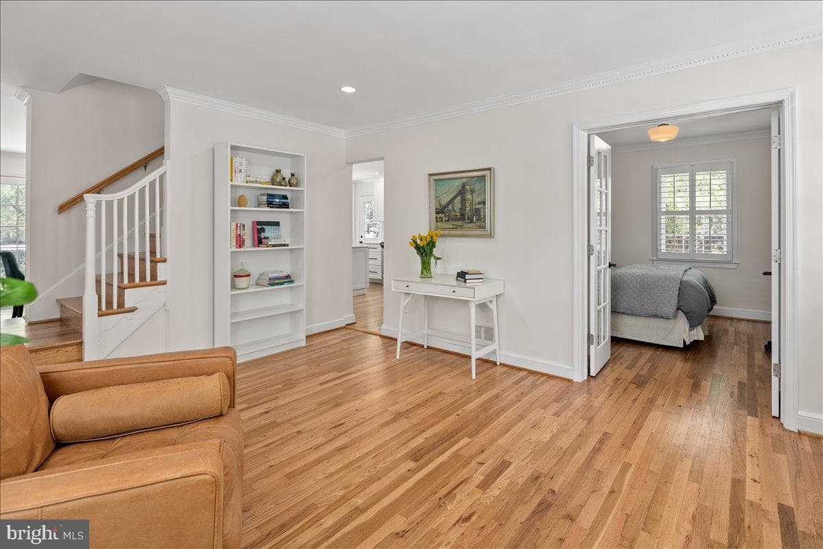 10208 Summit Avenue photo 5