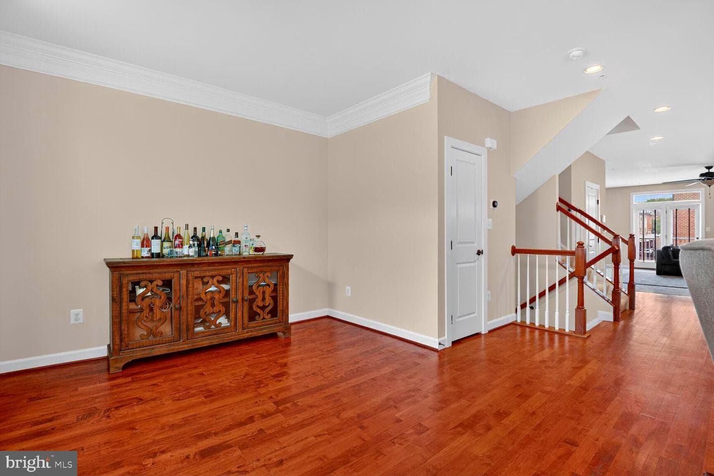 505 Uptown Street photo 16