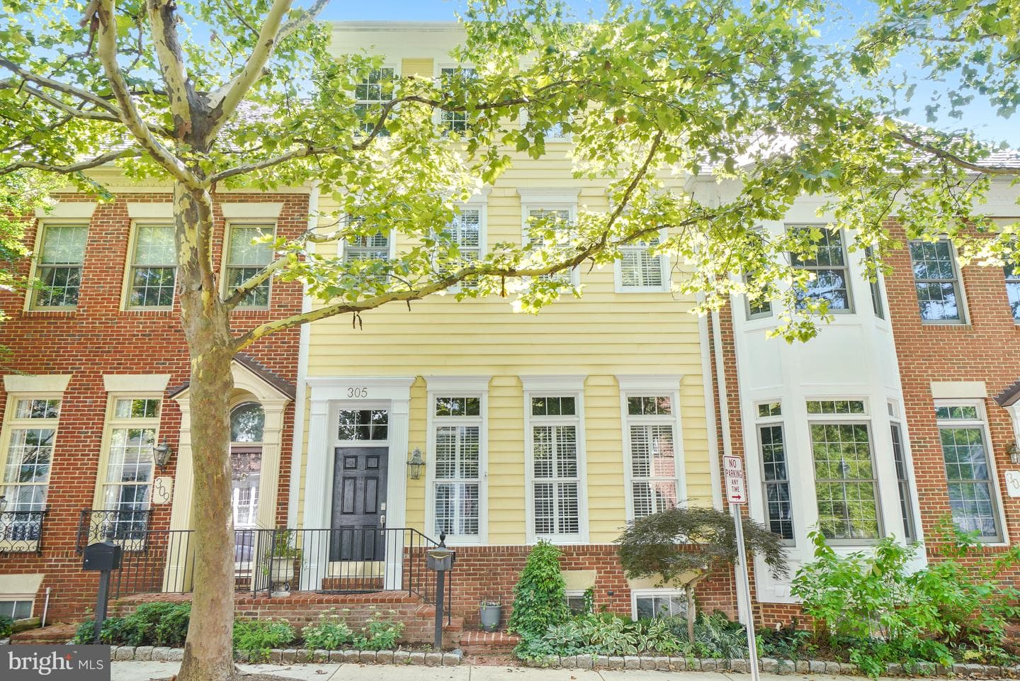 305 Hart Road photo 1