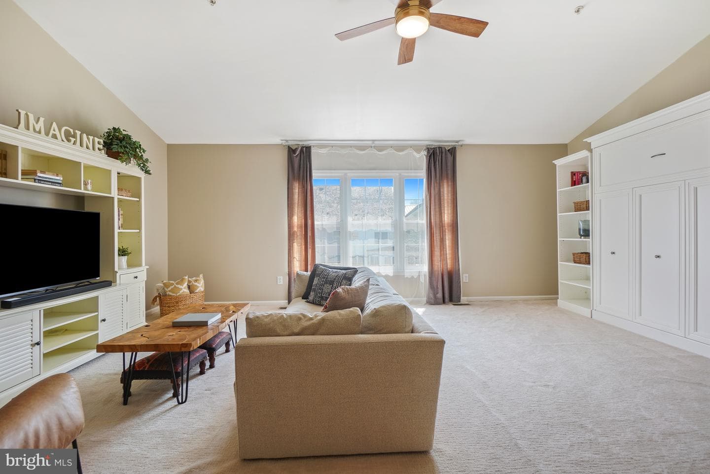 305 Hart Road photo 38