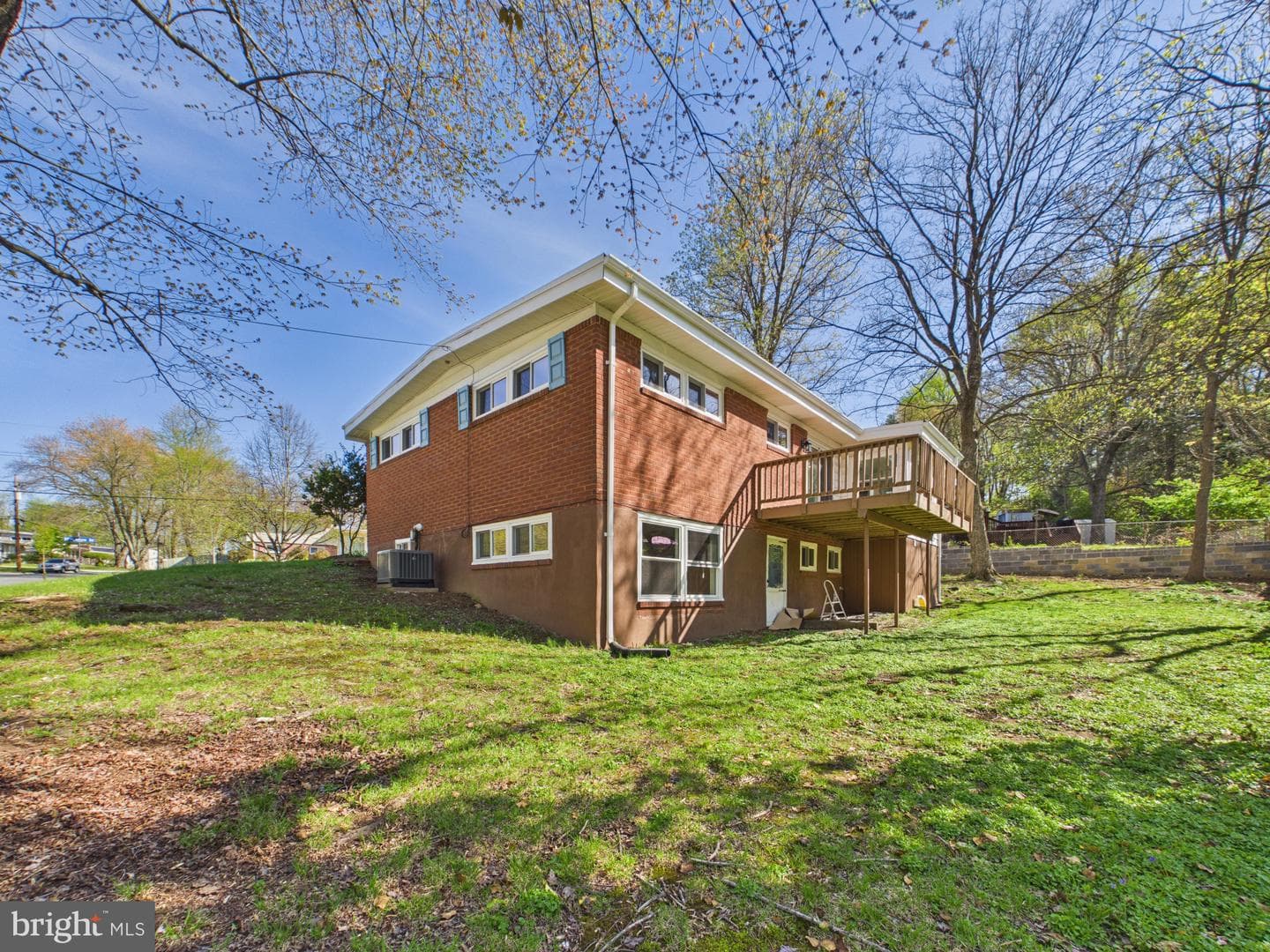 622 Mcintyre Road photo 4