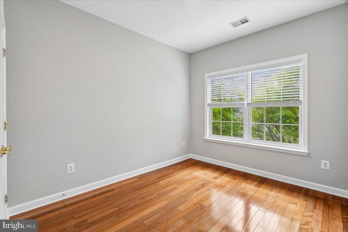 907 Crestfield Drive photo 21