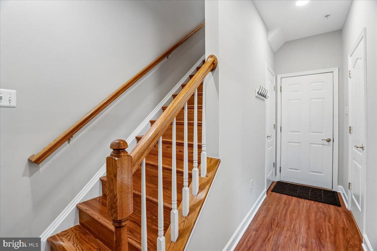 907 Crestfield Drive photo 25
