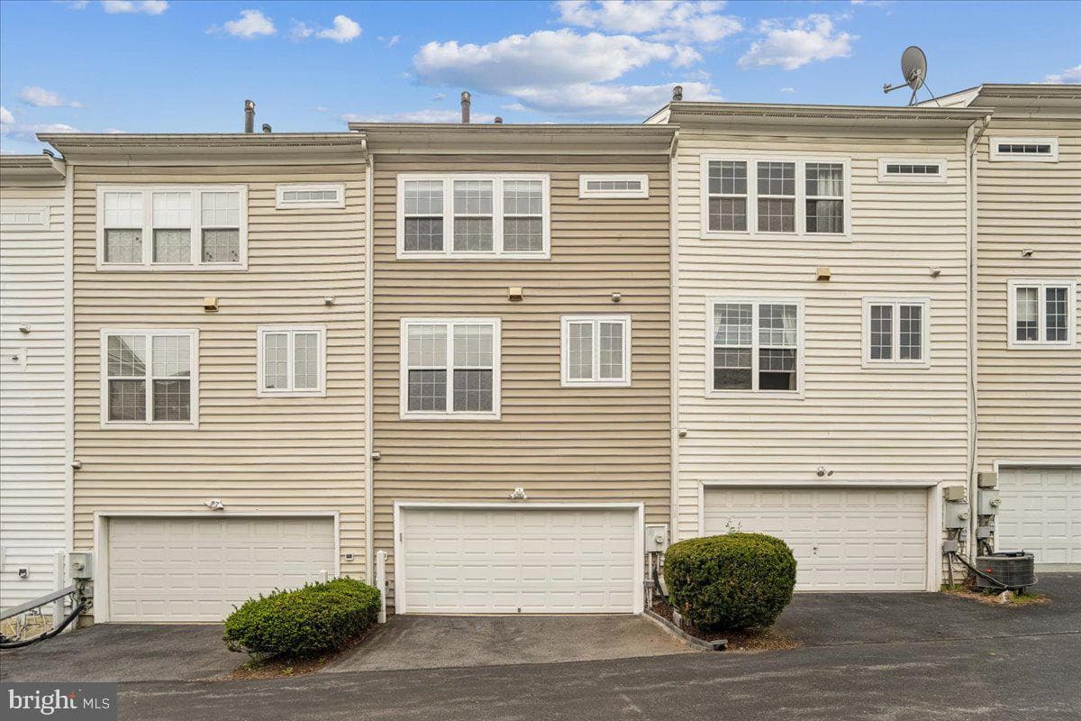 907 Crestfield Drive photo 30