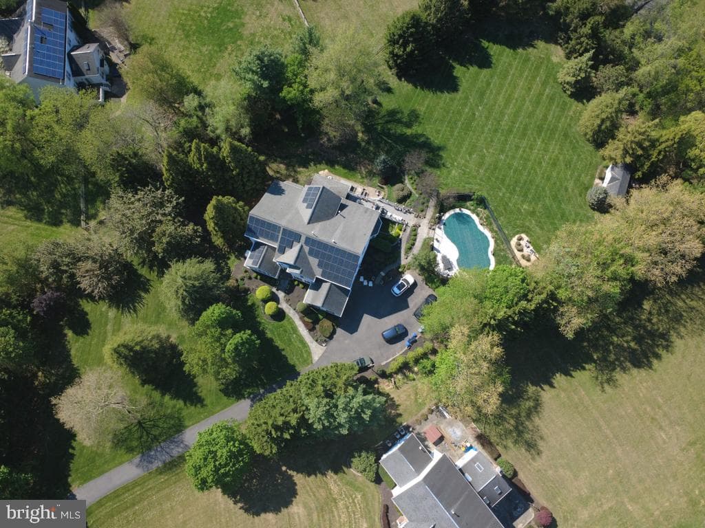 7804 Meadowvale Terrace photo 9
