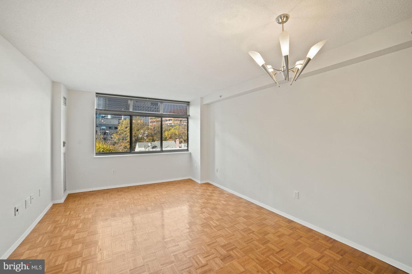 7111 Woodmont Avenue #514 photo 10