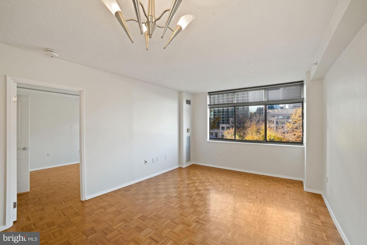 7111 Woodmont Avenue #514 photo 13