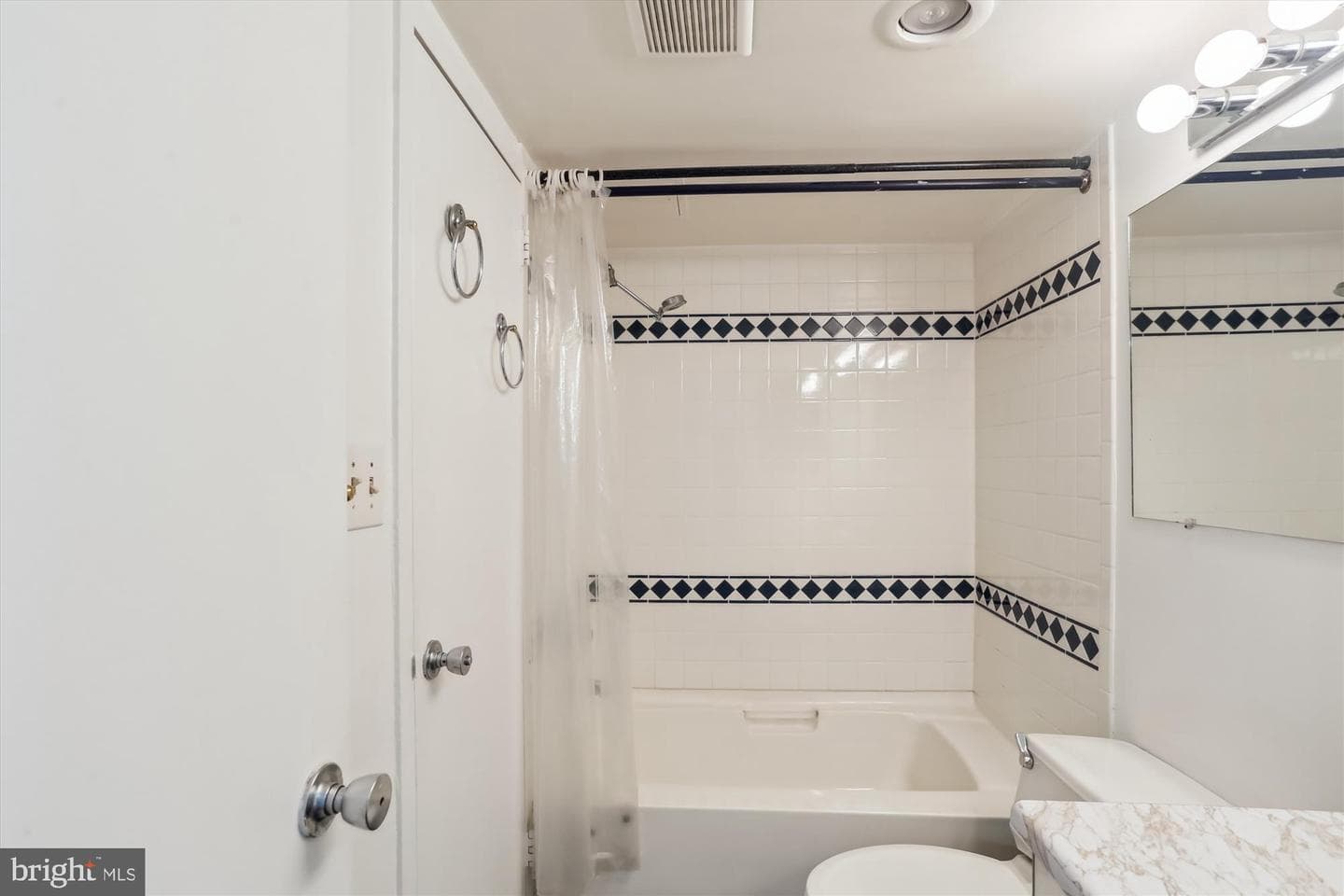 4242 East West Highway #414 photo 30
