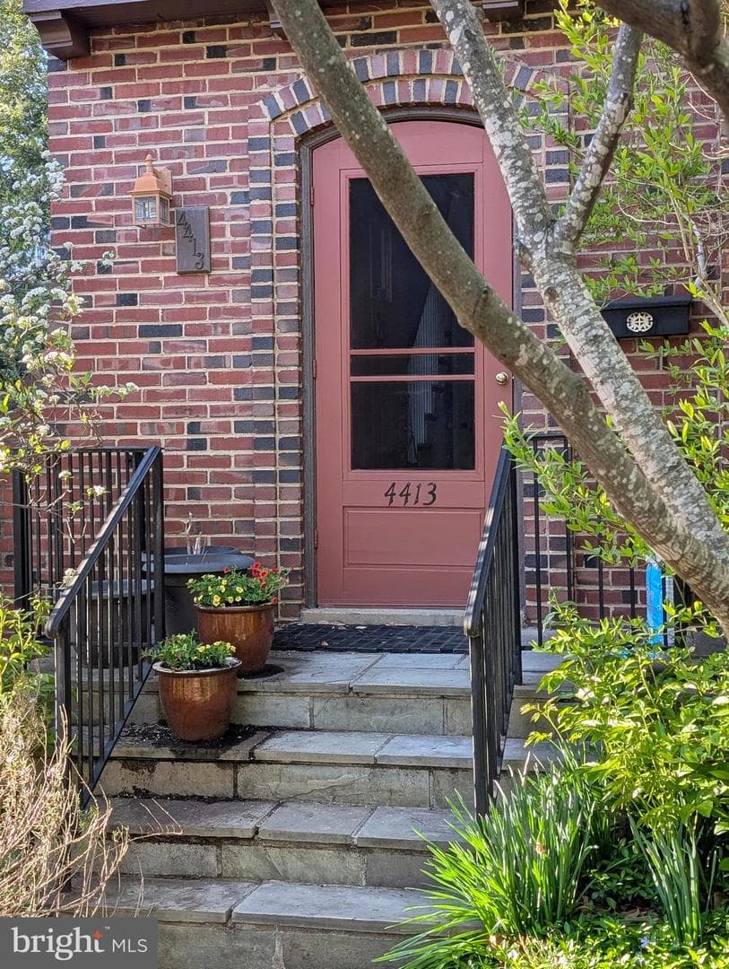 4413 Ridge Street photo 2