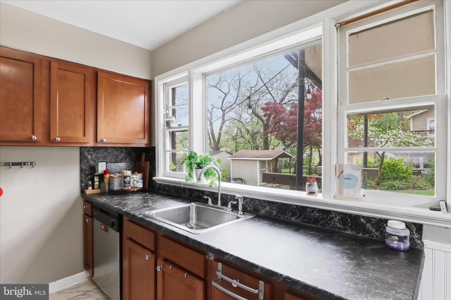1506 Hanby Street photo 9